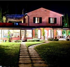 5 bedroom villa with pool and tennis court near San Gimignano, sleeps 10